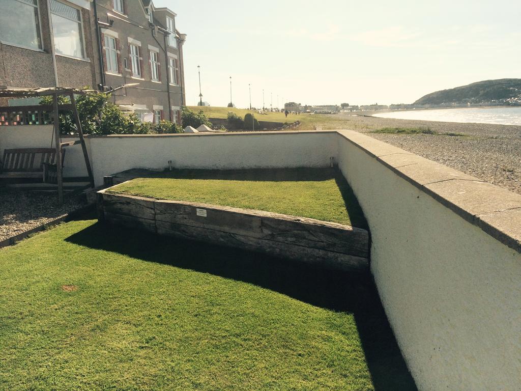 Superb Cintra Beachside Apartments Llandudno Eksteriør billede