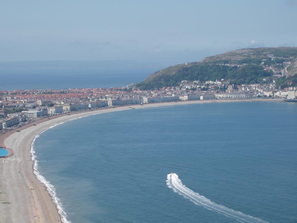 Superb Cintra Beachside Apartments Llandudno Eksteriør billede